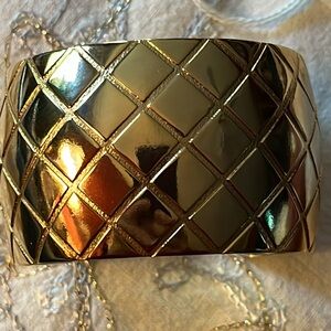 a.v. max  n.y.c. cuff
